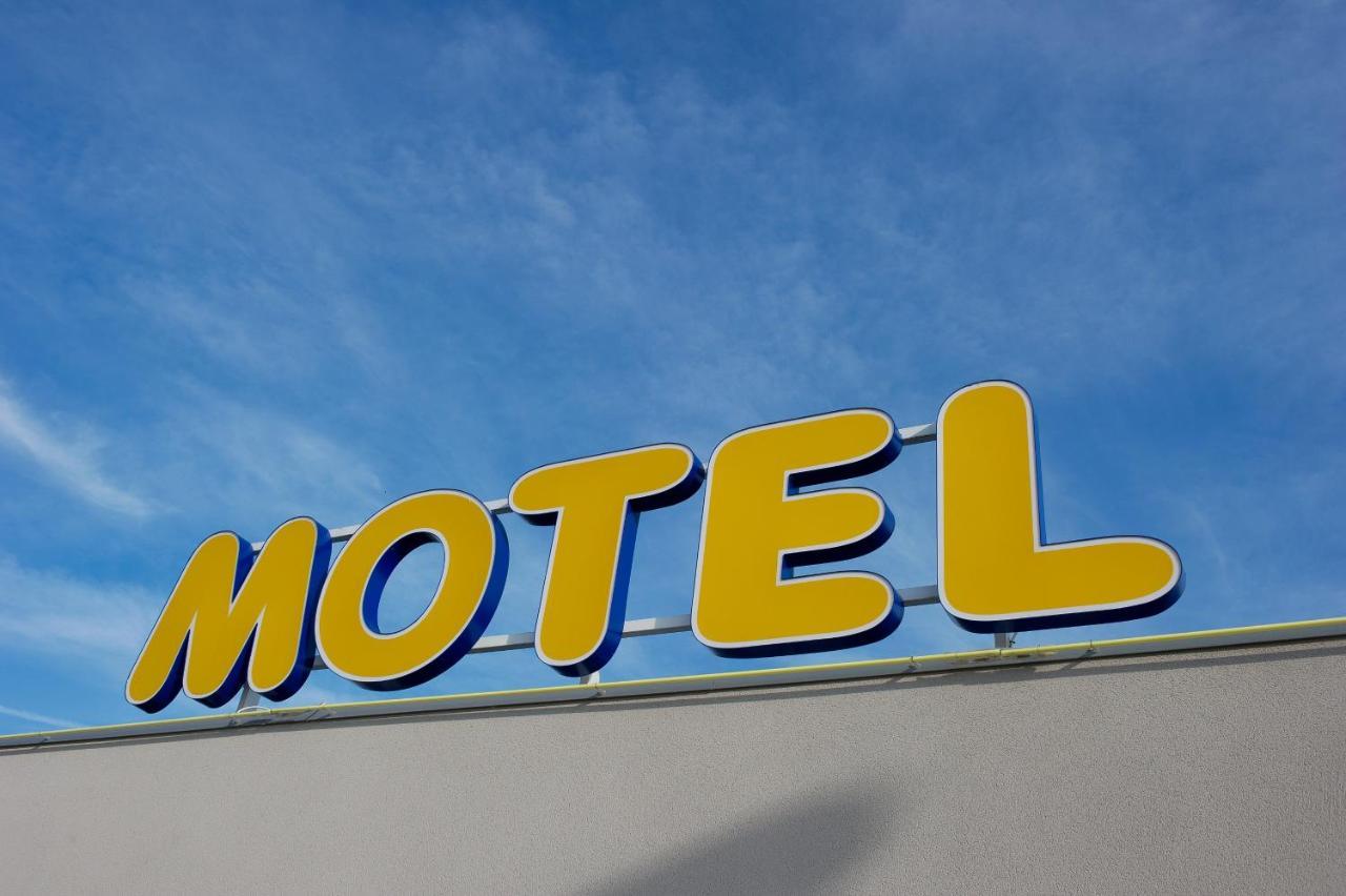 Ace Hotel Travel Athee Sur Cher Exterior foto